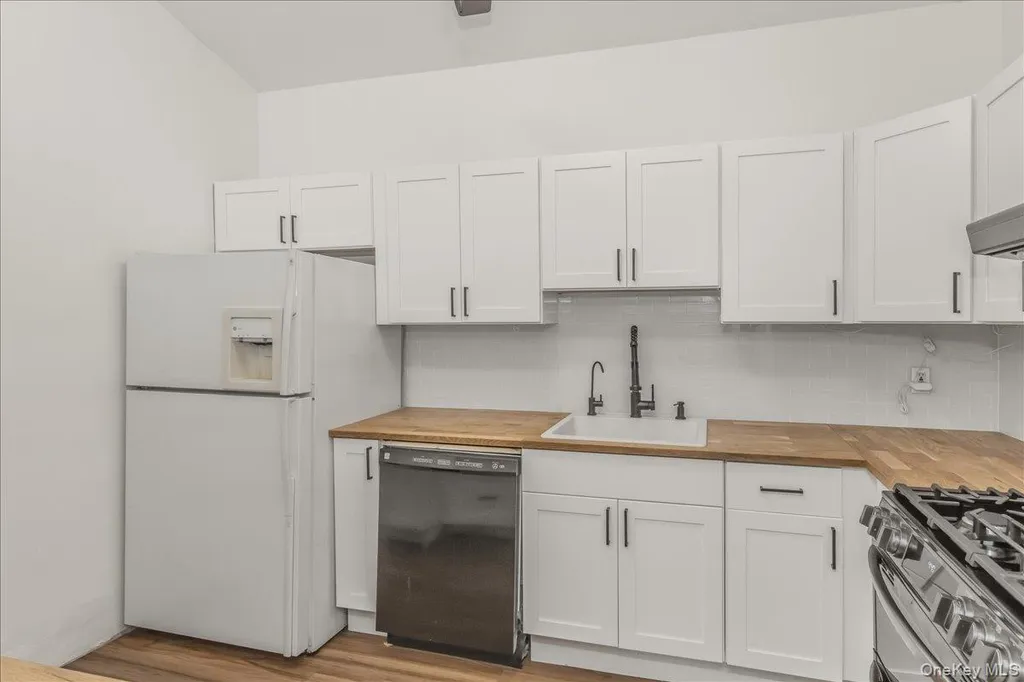 6117 231st Street Oakland Gardens NY 11364