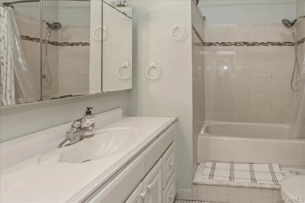 6117 231st Street Oakland Gardens NY 11364
