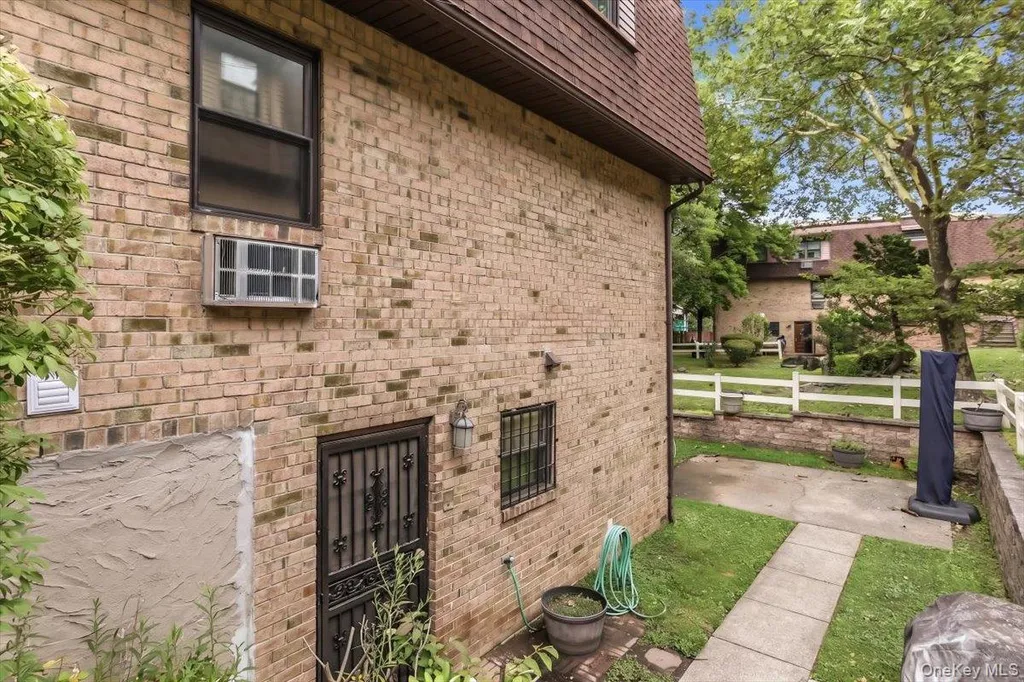 6117 231st Street Oakland Gardens NY 11364