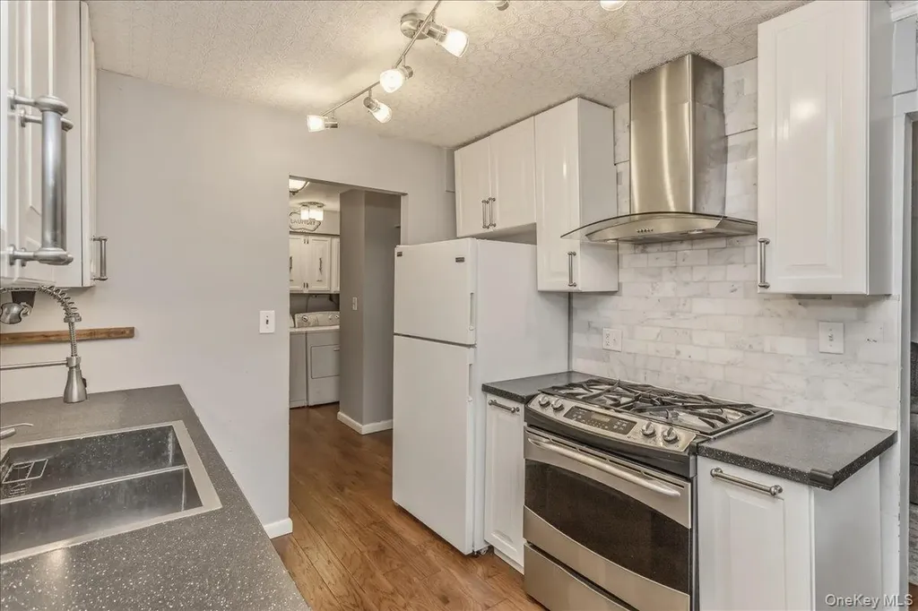 6117 231st Street Oakland Gardens NY 11364