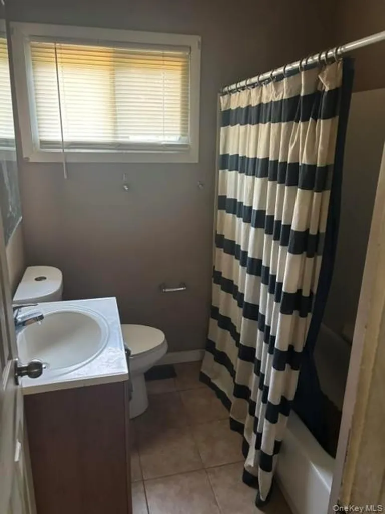 427 Doctors Path Riverhead NY 11901