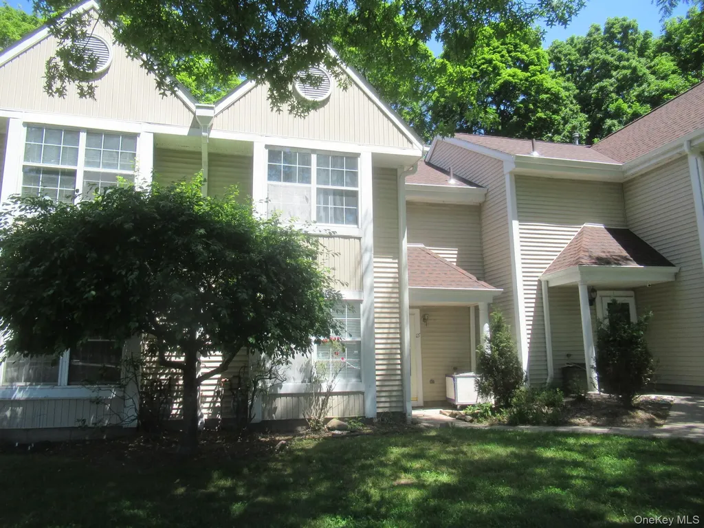 127 Creekside Circle Spring Valley NY 10977