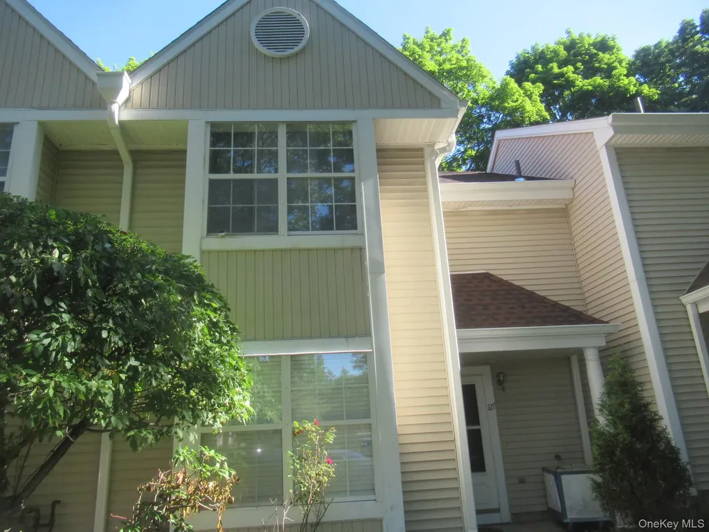 127 Creekside Circle Spring Valley NY 10977