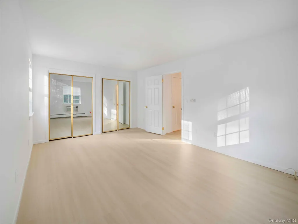 1 Doxbury Lane Suffern NY 10901