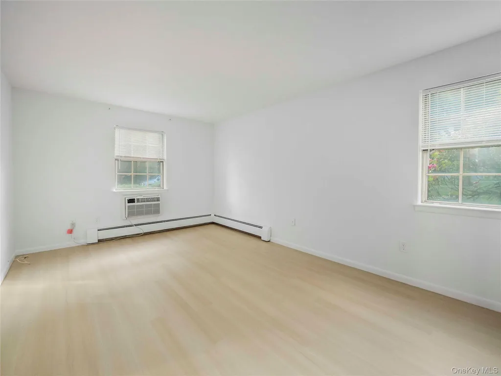 1 Doxbury Lane Suffern NY 10901
