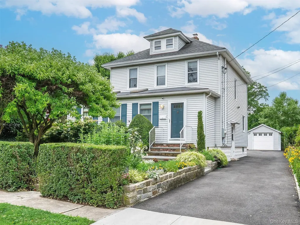 1 Raymond Street Glen Cove NY 11542