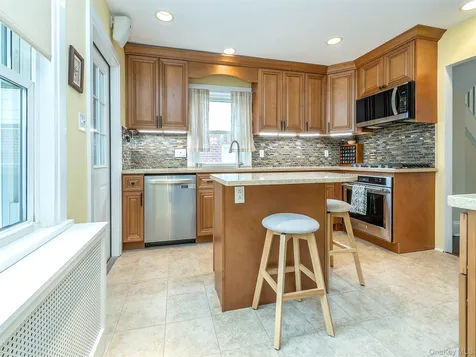 1 Raymond Street Glen Cove NY 11542