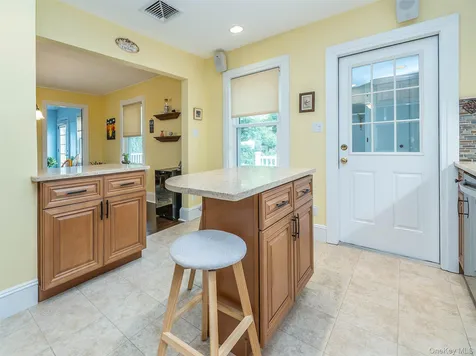 1 Raymond Street Glen Cove NY 11542