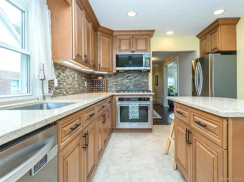 1 Raymond Street Glen Cove NY 11542