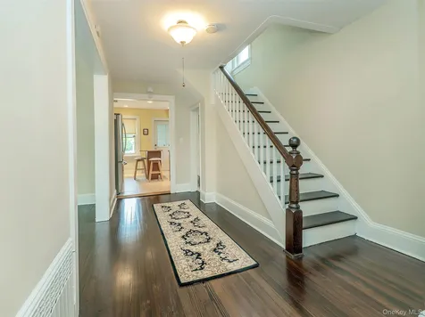 1 Raymond Street Glen Cove NY 11542