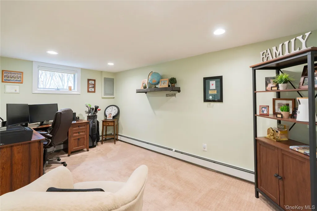 4 Tanglewood Lane Poughkeepsie NY 12603