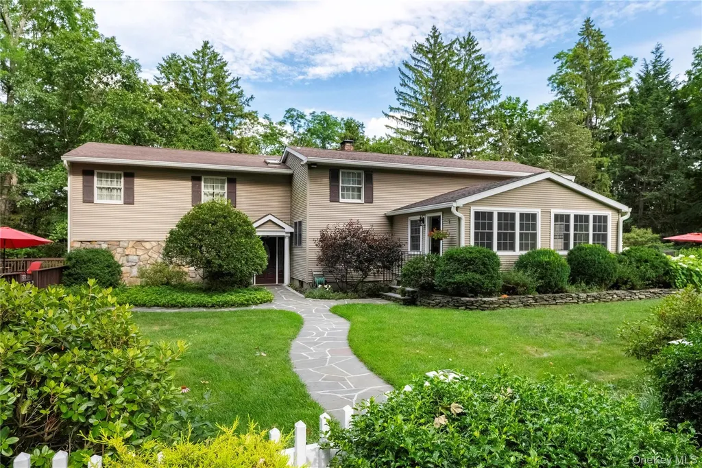 60 Traver Road Pleasant Valley NY 12569