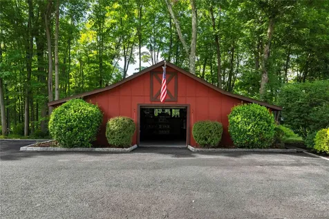 60 Traver Road Pleasant Valley NY 12569