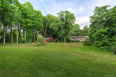 60 Traver Road Pleasant Valley NY 12569