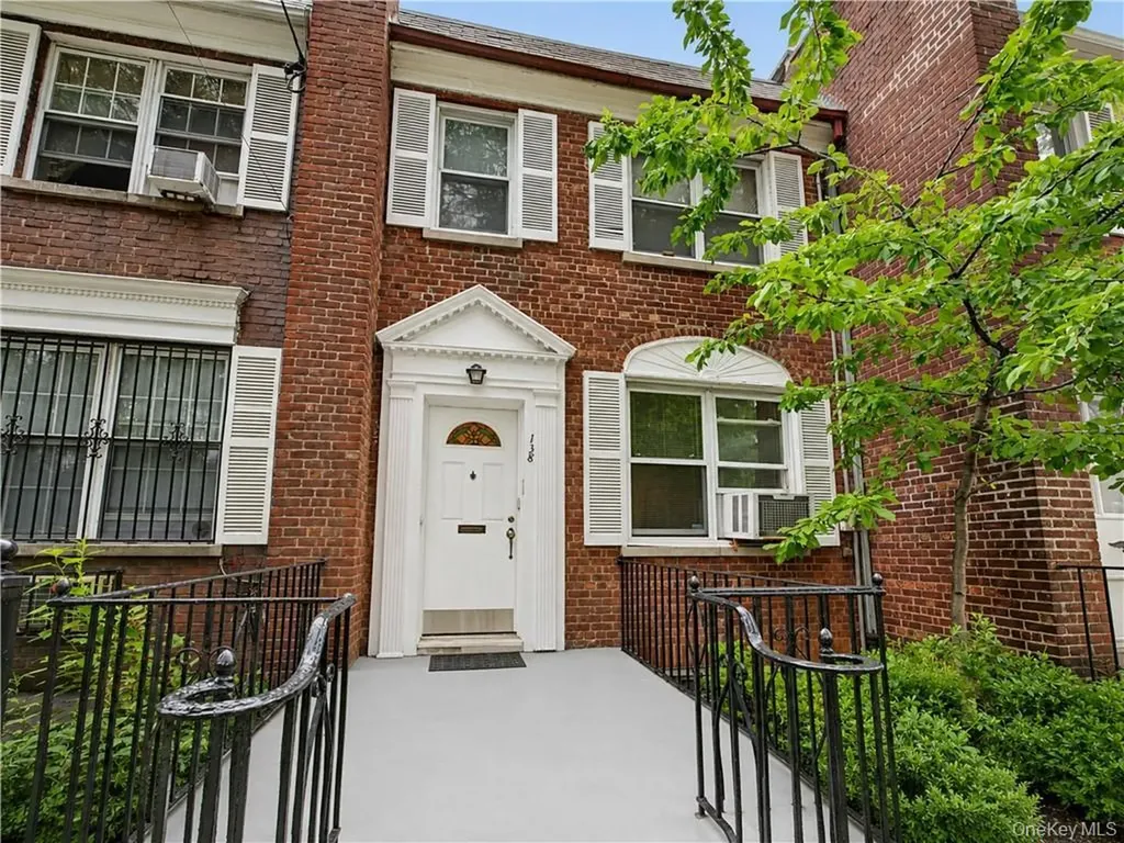 138 Van Cortlandt Park S Bronx NY 10463