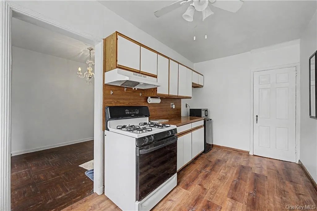 138 Van Cortlandt Park S Bronx NY 10463
