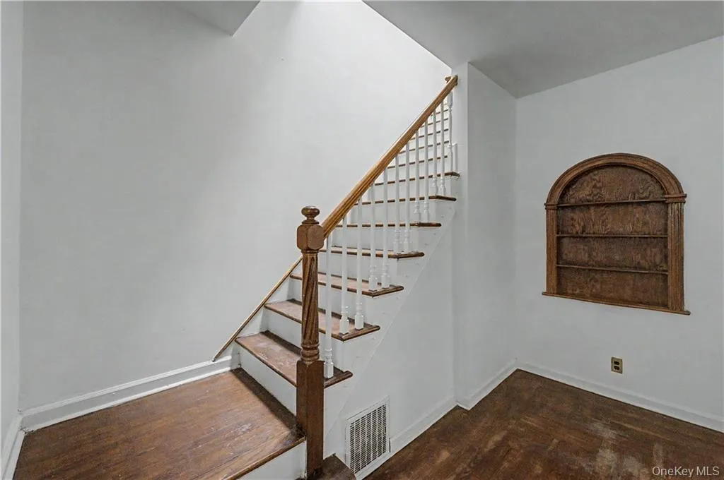 138 Van Cortlandt Park S Bronx NY 10463