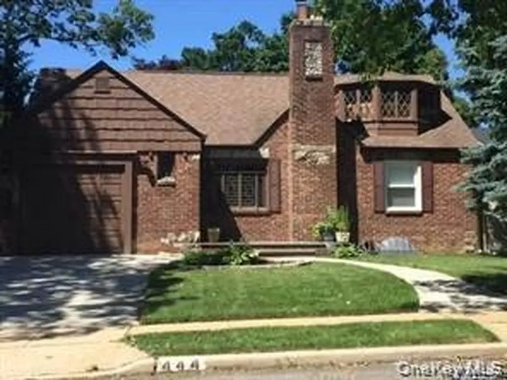 444 Coolidge Street Elmont NY 11552