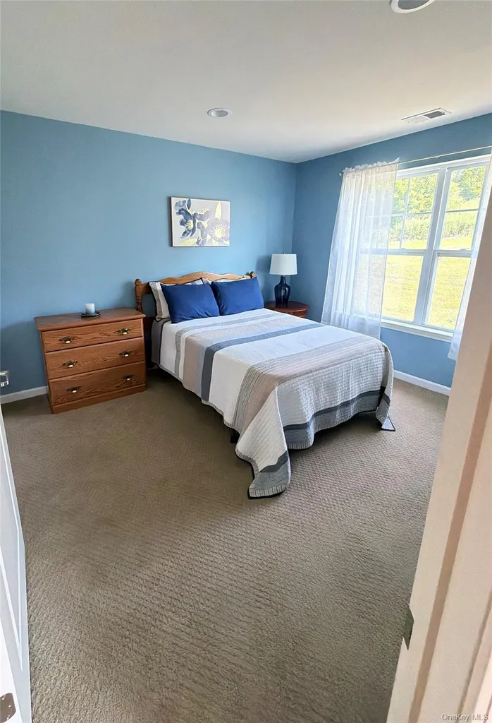 2012 Hawthorn Way New Windsor NY 12553