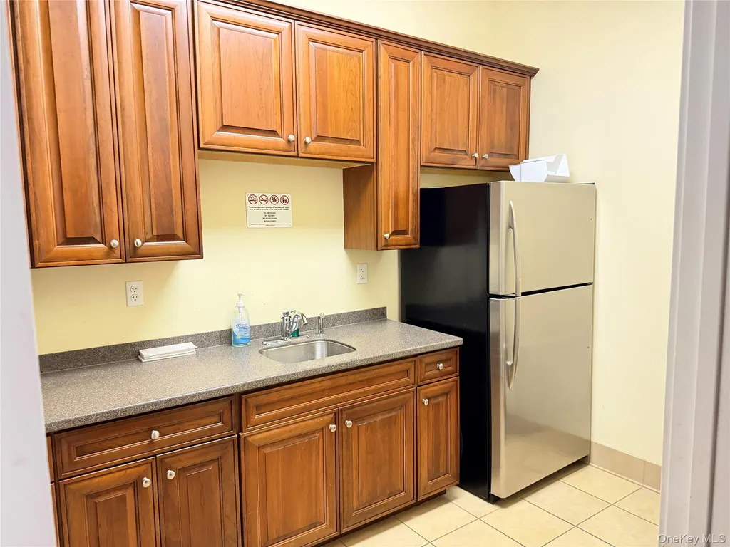 2012 Hawthorn Way New Windsor NY 12553