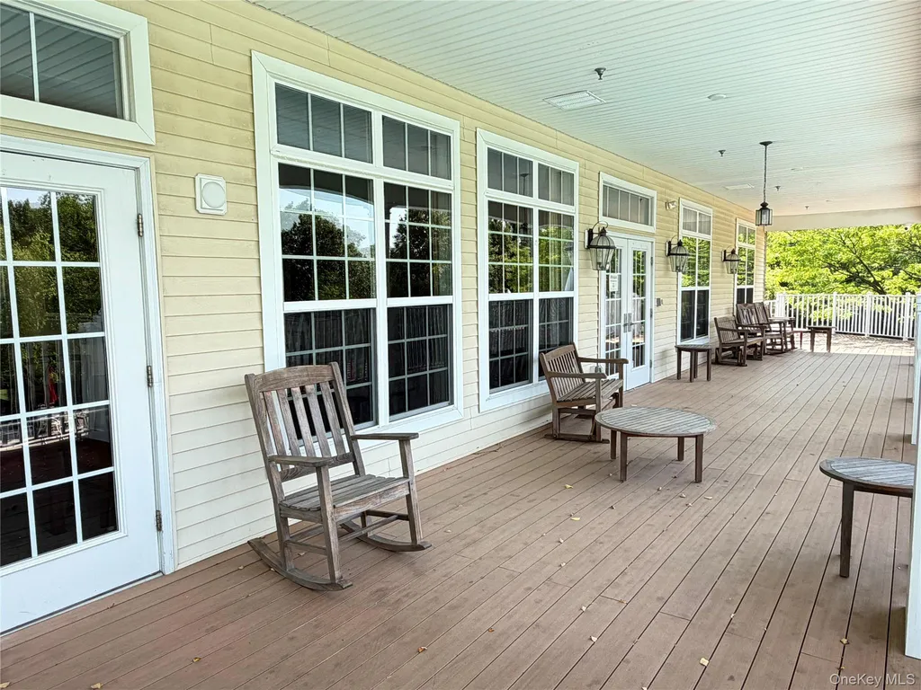 2012 Hawthorn Way New Windsor NY 12553