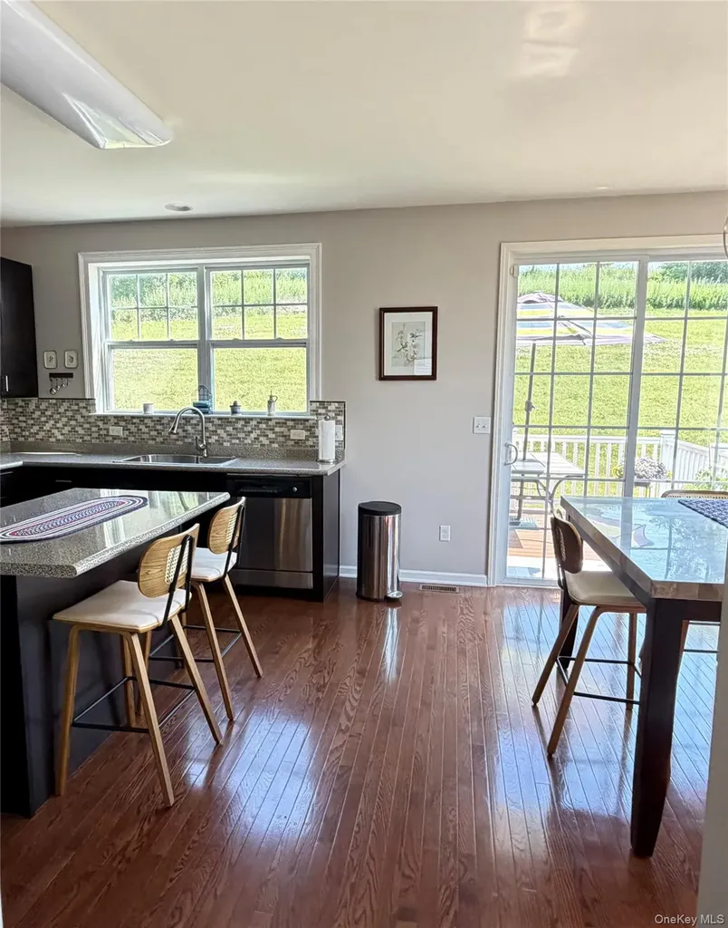 2012 Hawthorn Way New Windsor NY 12553