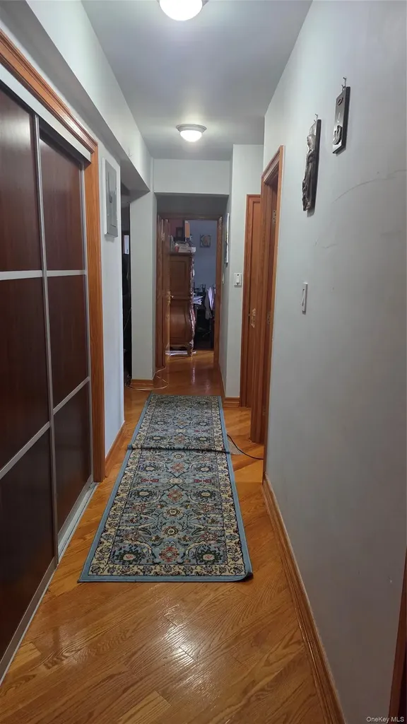 14350 Hoover Avenue Briarwood NY 11435