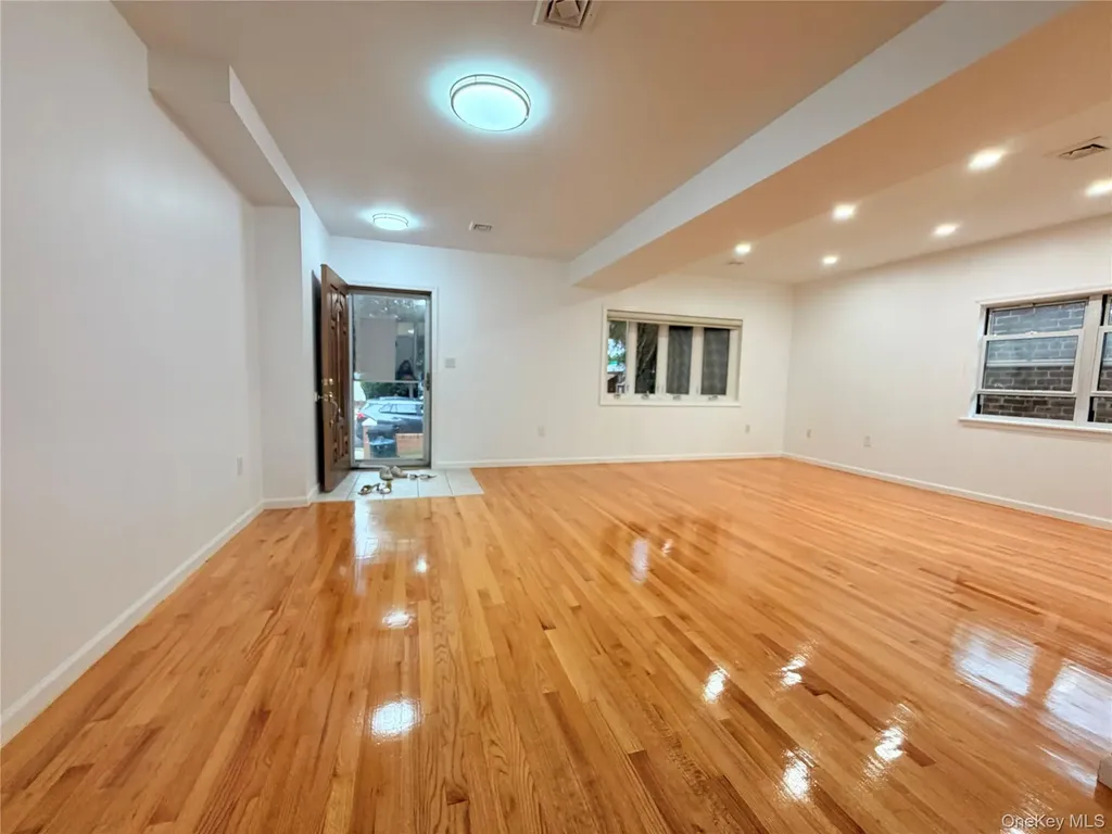 3432 205th Street Bayside NY 11361