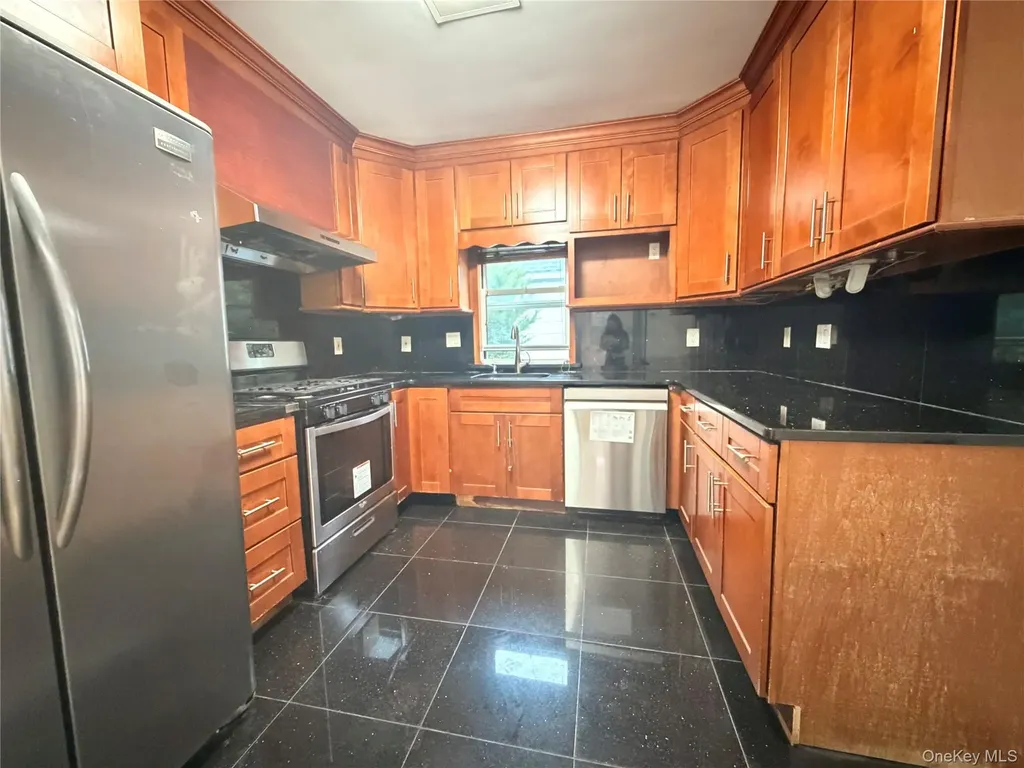 3432 205th Street Bayside NY 11361