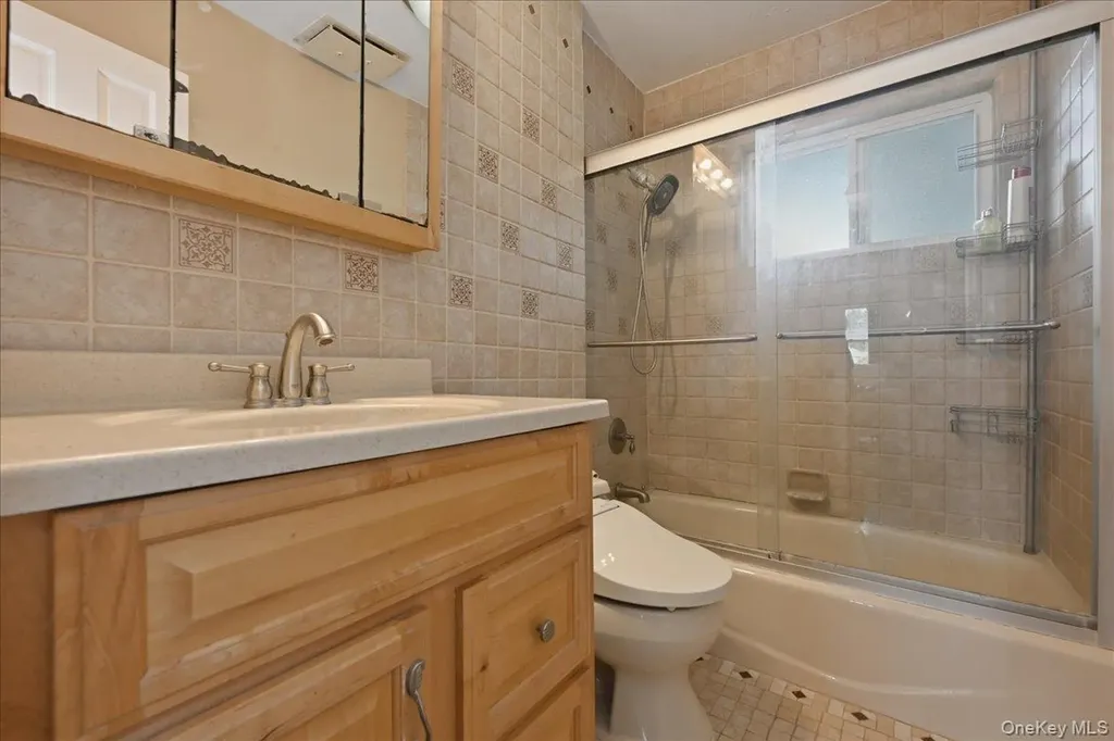 1279 Paul Street Seaford NY 11783