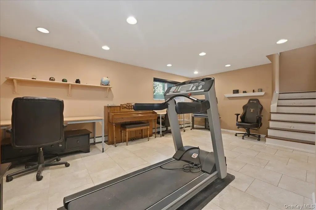 1279 Paul Street Seaford NY 11783