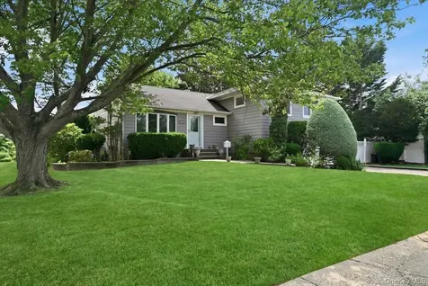 1279 Paul Street Seaford NY 11783