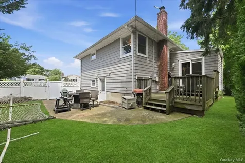 1279 Paul Street Seaford NY 11783