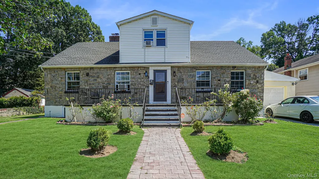 143 S Montgomery Street Valley Stream NY 11580