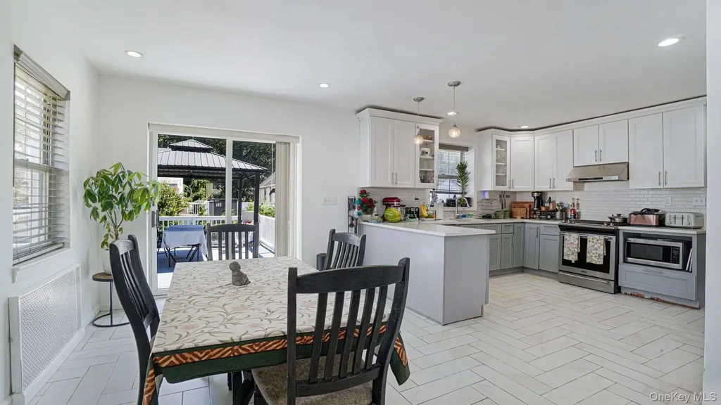 143 S Montgomery Street Valley Stream NY 11580