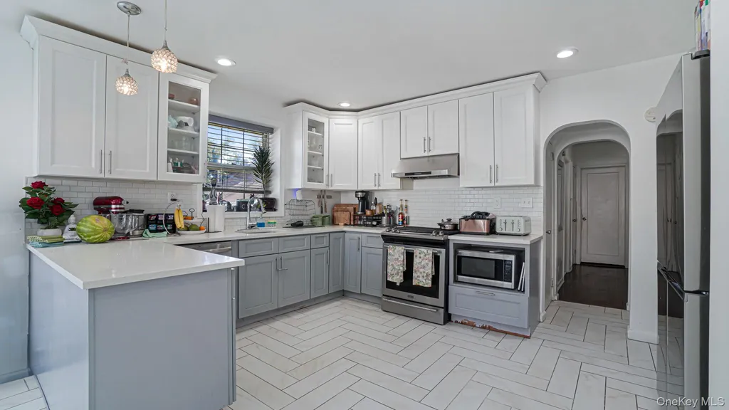 143 S Montgomery Street Valley Stream NY 11580