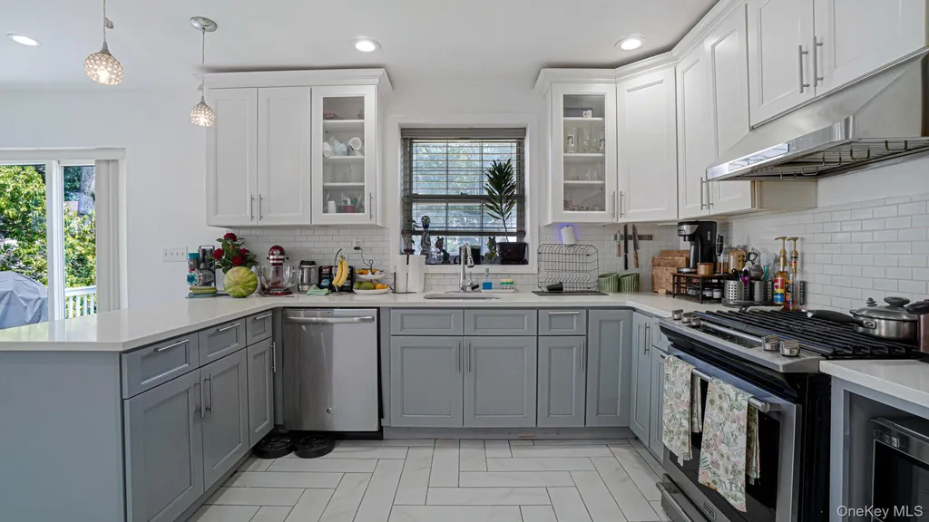 143 S Montgomery Street Valley Stream NY 11580