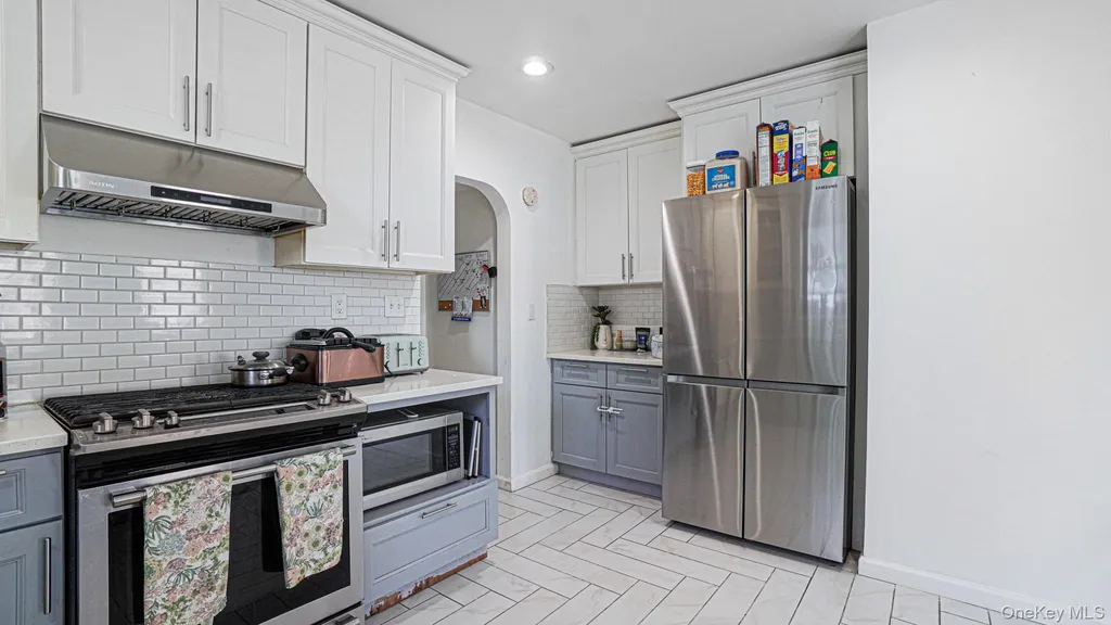 143 S Montgomery Street Valley Stream NY 11580