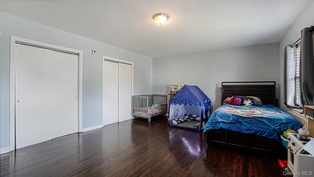 143 S Montgomery Street Valley Stream NY 11580