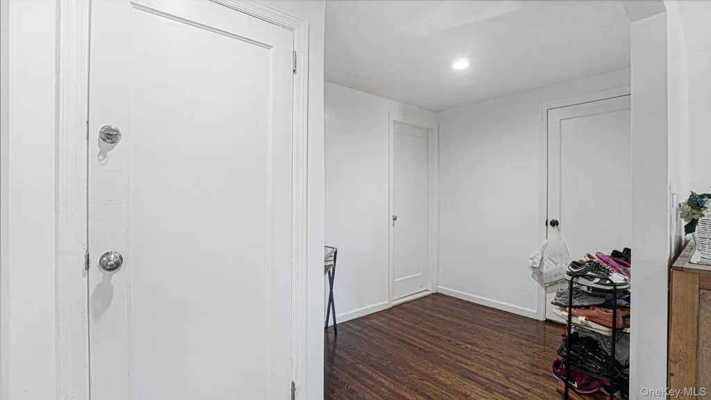143 S Montgomery Street Valley Stream NY 11580