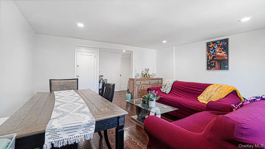 143 S Montgomery Street Valley Stream NY 11580