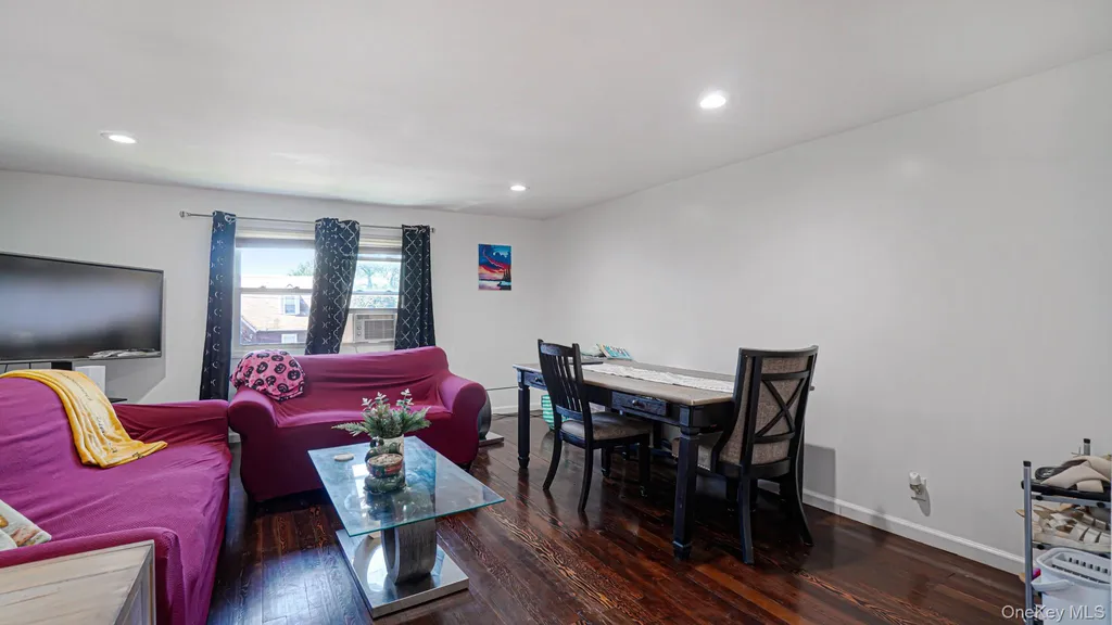 143 S Montgomery Street Valley Stream NY 11580