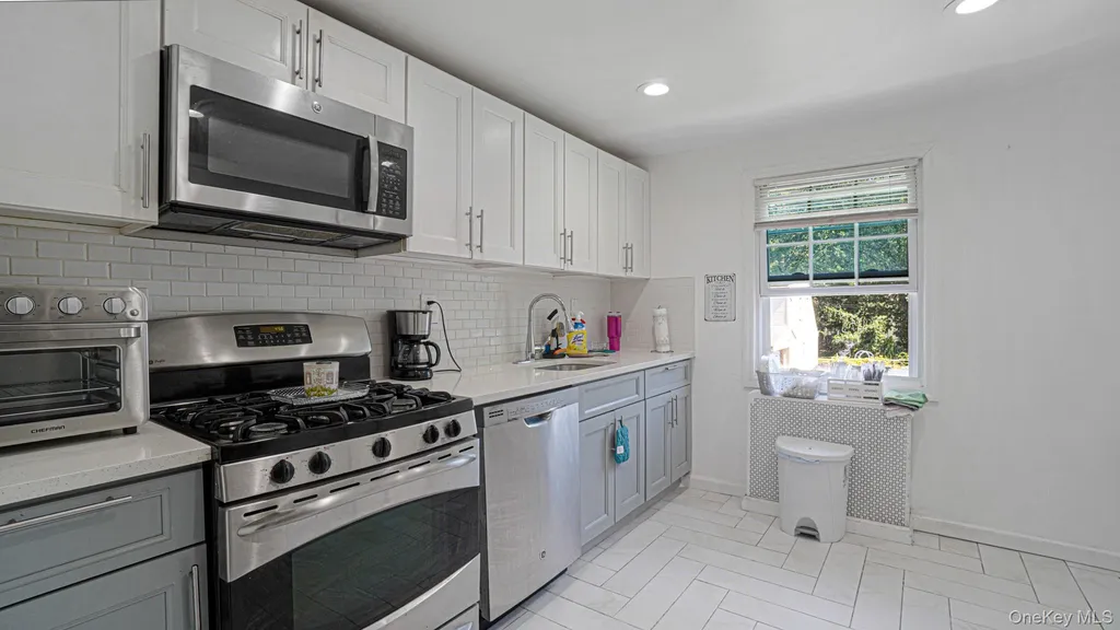 143 S Montgomery Street Valley Stream NY 11580