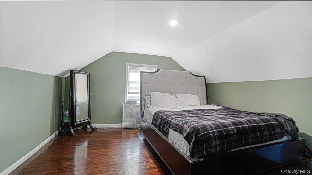 143 S Montgomery Street Valley Stream NY 11580