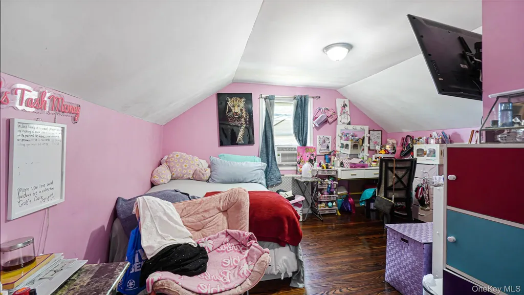 143 S Montgomery Street Valley Stream NY 11580