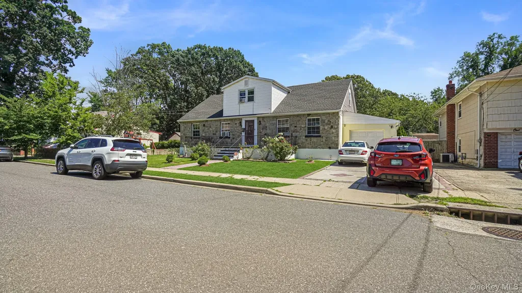143 S Montgomery Street Valley Stream NY 11580
