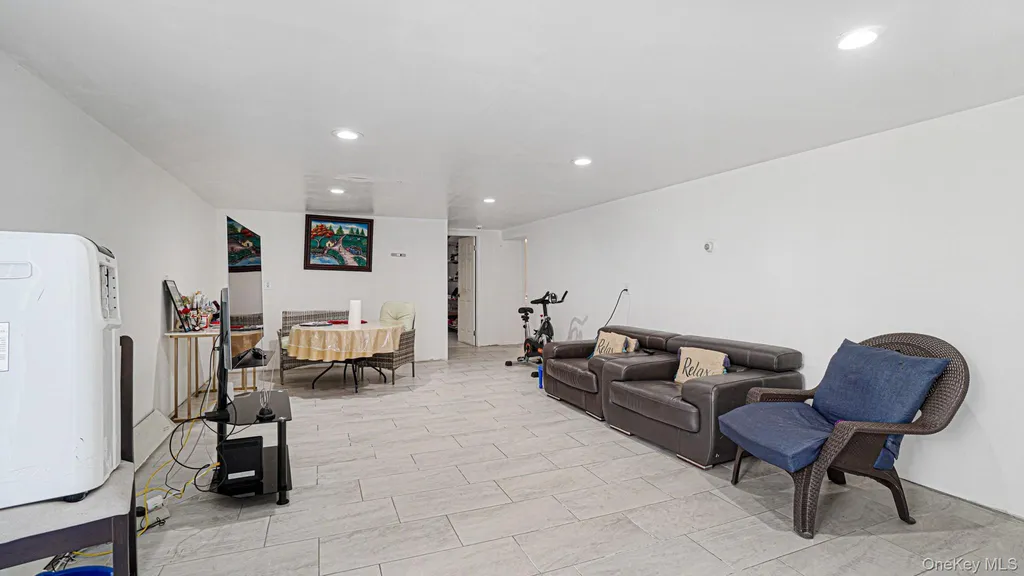 143 S Montgomery Street Valley Stream NY 11580