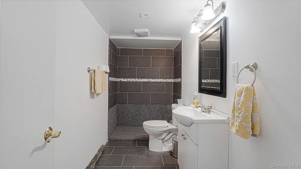 143 S Montgomery Street Valley Stream NY 11580