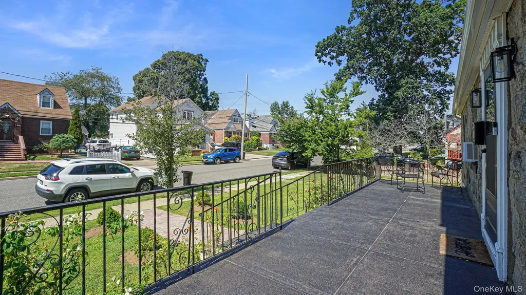 143 S Montgomery Street Valley Stream NY 11580