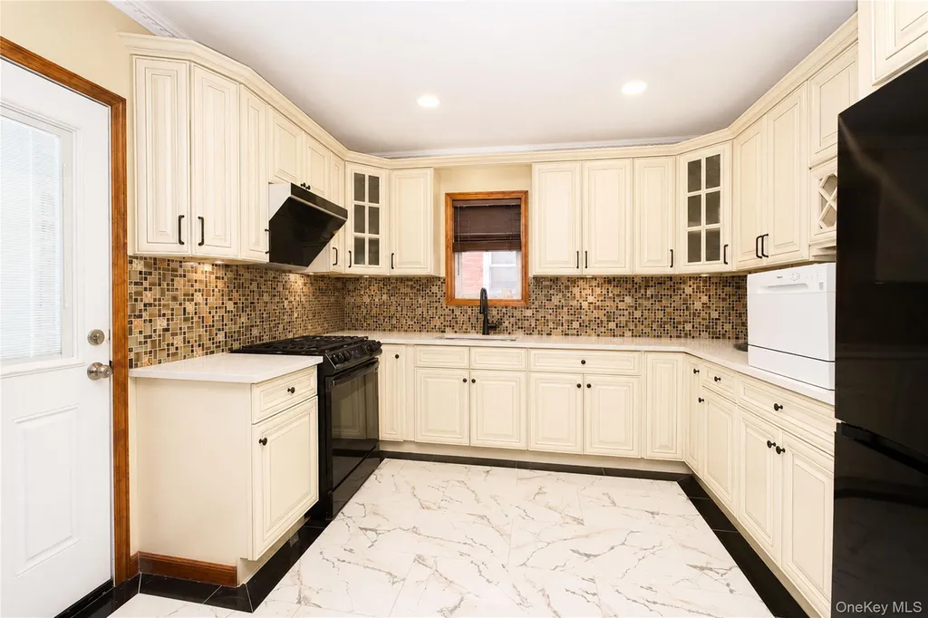2027 E 35th Street Brooklyn NY 11234
